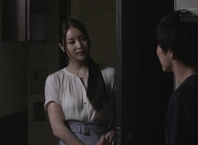Tiếng rên mê hoặc của cô hàng xóm dâm đãng thích chơi đùa
